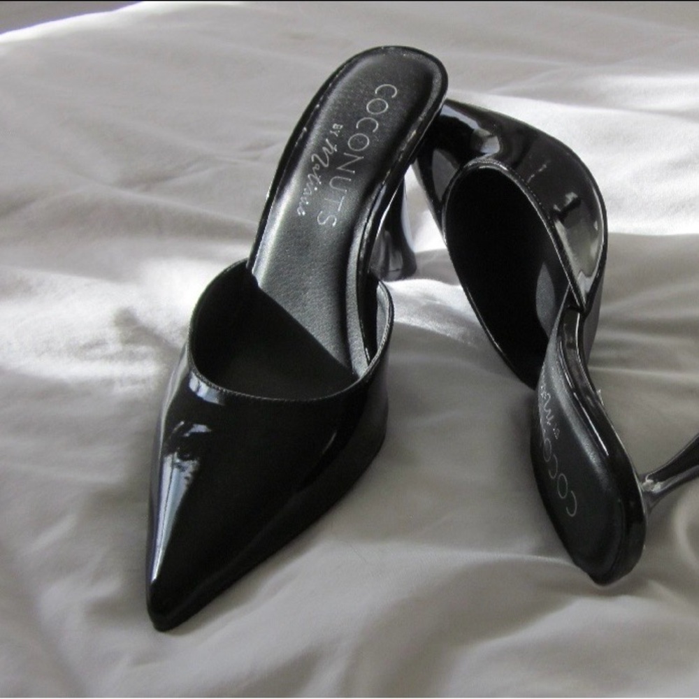 Coconuts by Matisse Glossy Black Mules